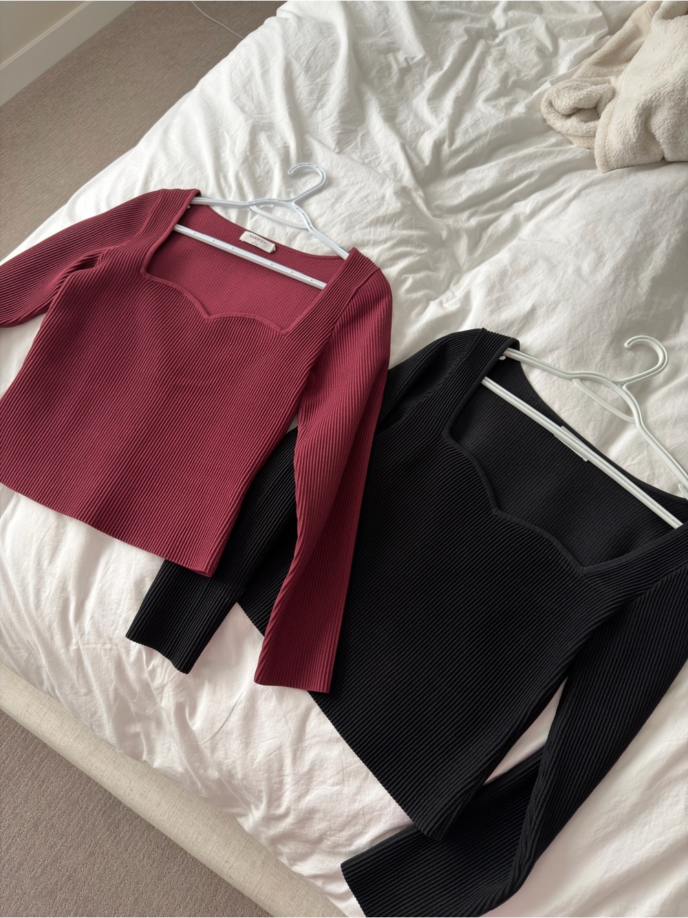 Aritzia Babaton Sculpt Knit Sweetheart Longsleeve